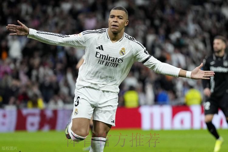 记者:皇马世俱杯赚了7460万还要联赛改期不合适 记者:皇马世俱杯赚了7460万还要联赛改期不合适