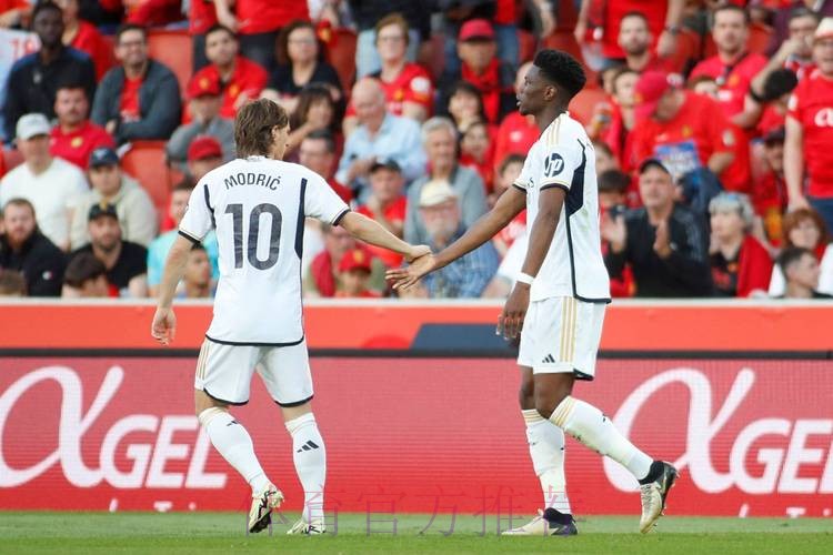 媒体发起皇马中卫投票：选琼阿梅尼&阿森西奥？